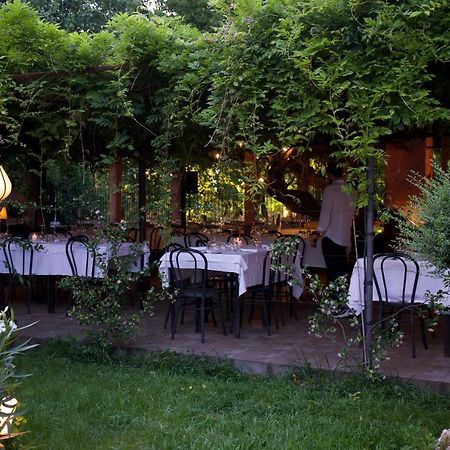 Amare Ristorante Locanda Чертоза ди Павия Екстериор снимка