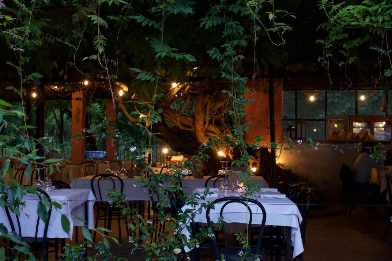 Amare Ristorante Locanda Чертоза ди Павия Екстериор снимка