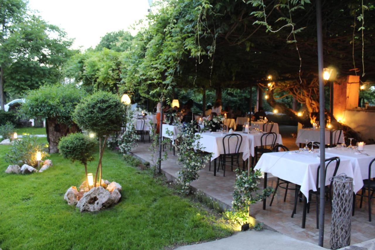 Amare Ristorante Locanda Чертоза ди Павия Екстериор снимка